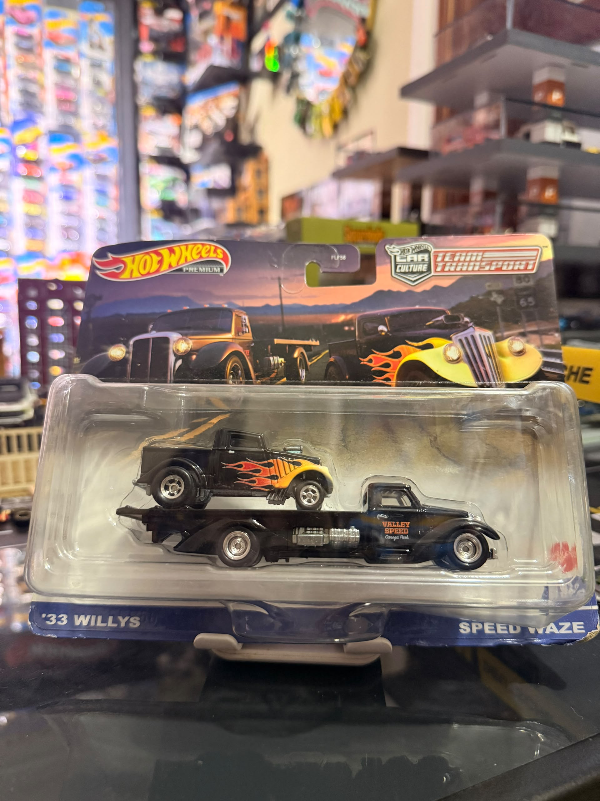 Hot Wheels de la línea Team Transport ’33 Willys